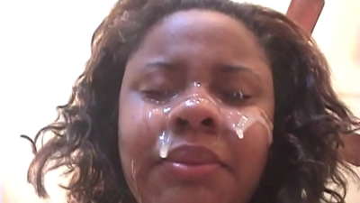 Black Brazilian puella accipit a cum in faciem eius post ani sexus cum magno irrumatus