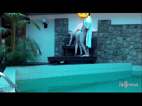 ❤️ Bulla ancillam ad piscinam invitat, sed fervido resistere non potuit Fucking  at la.bestsexporno.ru